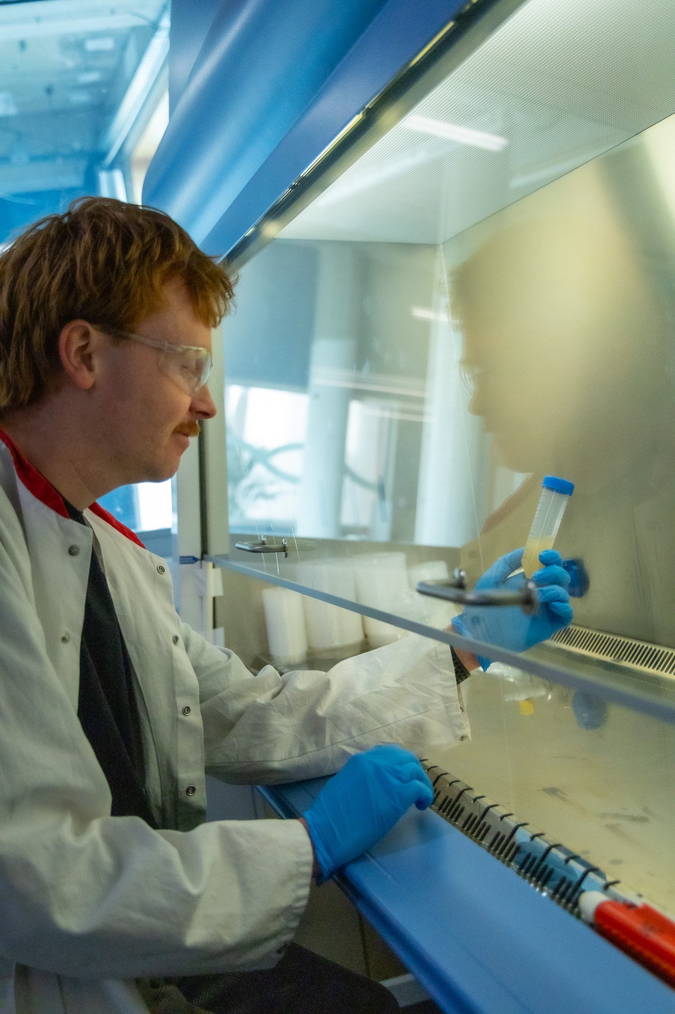 Laboratoriumwerk bij Plastilose Rotterdam